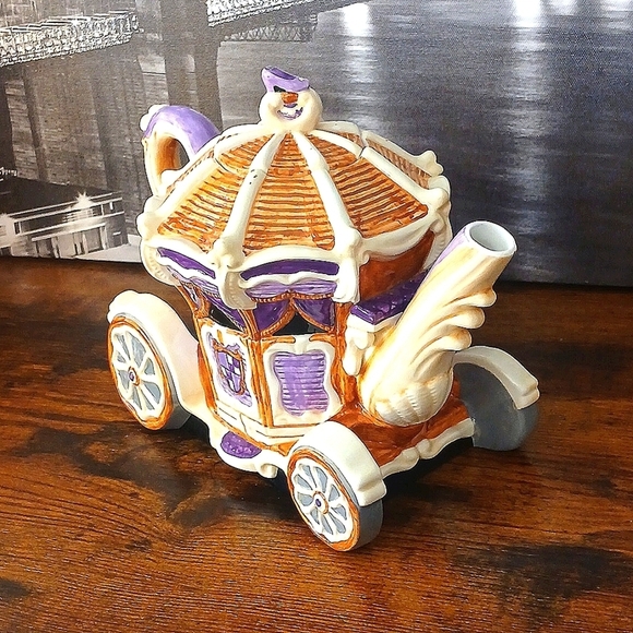 CINDERELLA'S  CARRIAGE COLLECTORS TEAPOT Purple and Orange 1 PC - Picture 3 of 9